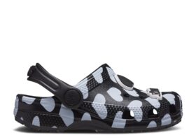 Awake NY x Classic Clog Kids ’Home Is Where The Heart Is – Black’