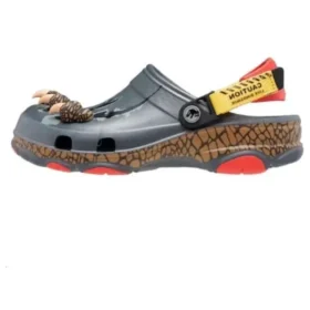 Crocs x Jurassic World All-Terrain Pistokkaat ”Caution, Live Dinosaur”