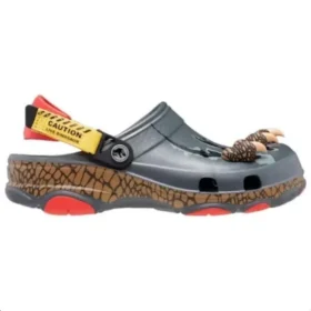 Crocs x Jurassic World All-Terrain Pistokkaat ”Caution, Live Dinosaur”