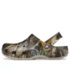 Crocs x Thisisneverthat Classic Clog Realtree Pistokkaat ”Edge Camo Walnut”