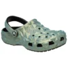 Klassinen irisoiva geometrinen Classic Clog ”Green”