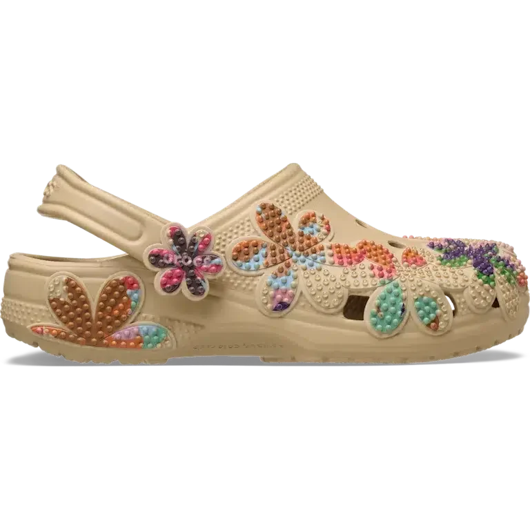 Klassiset Summer Beaded -pistokkaat Klassiset Summer Beaded -pistokkaat